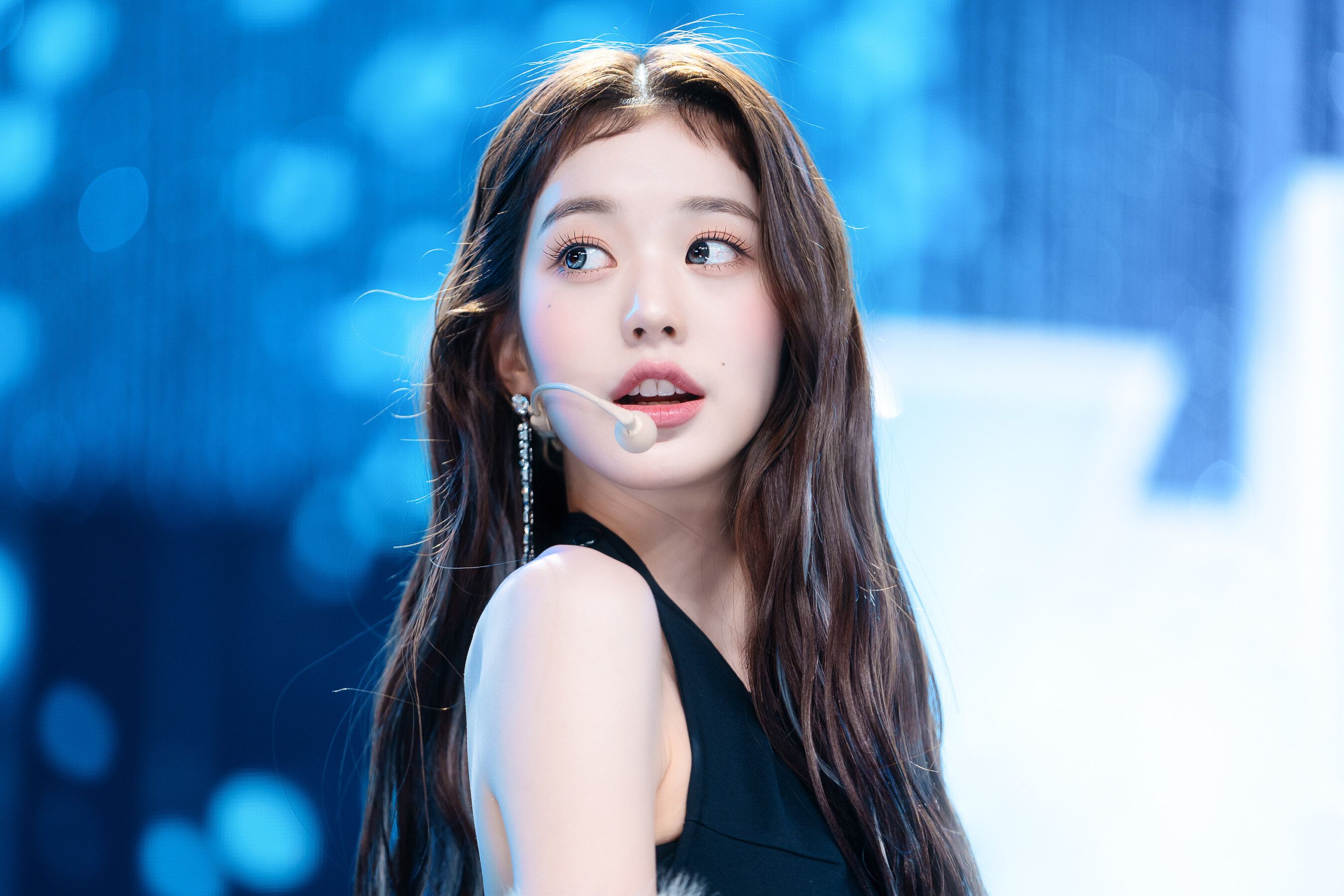 2700x1800 Wonyoung 4k Wallpaper