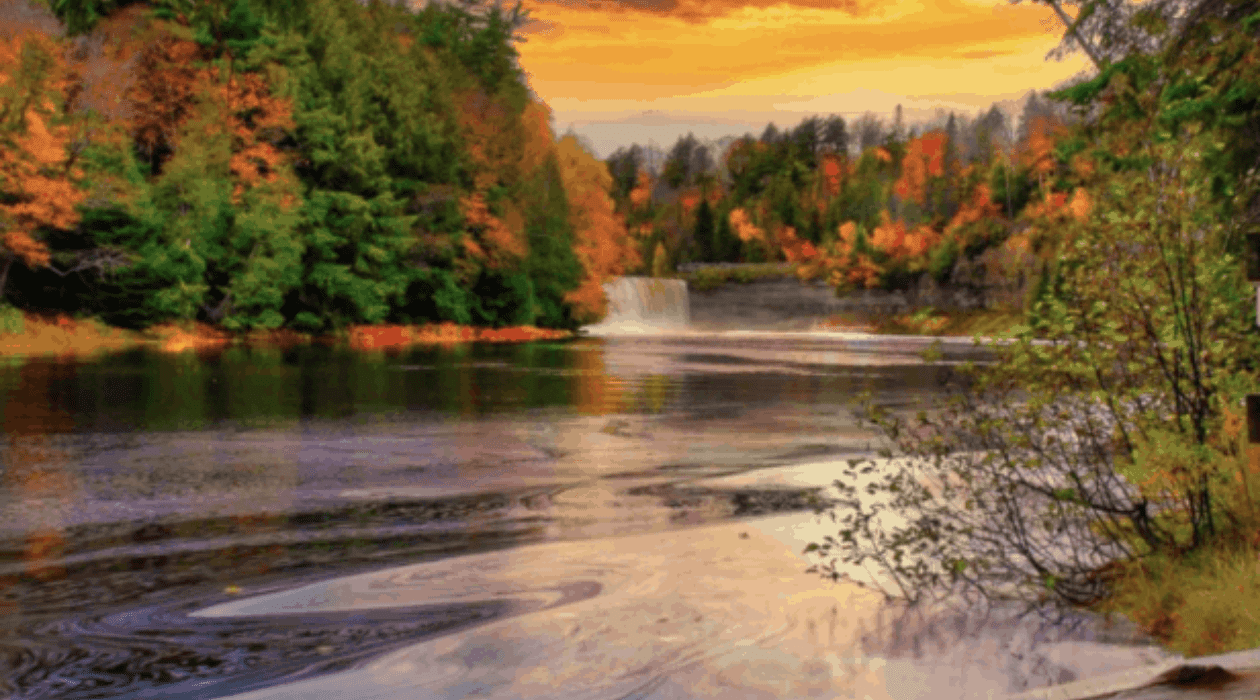 1260x700 Michigan Hiking Trails for Fall Colors. Best Fall Hiking Trails in Michigan