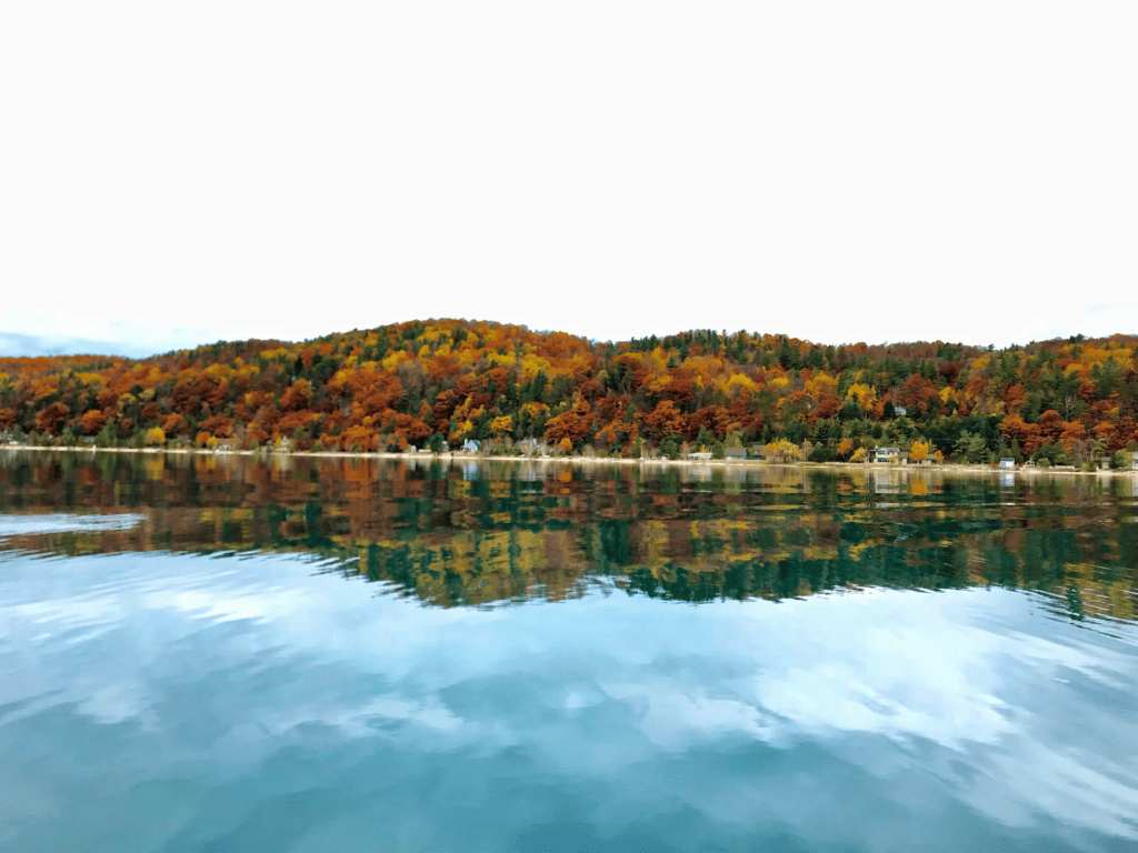 1024x768 Fall In Crystal Lake Michigan: A 5 Day Autumn Escape