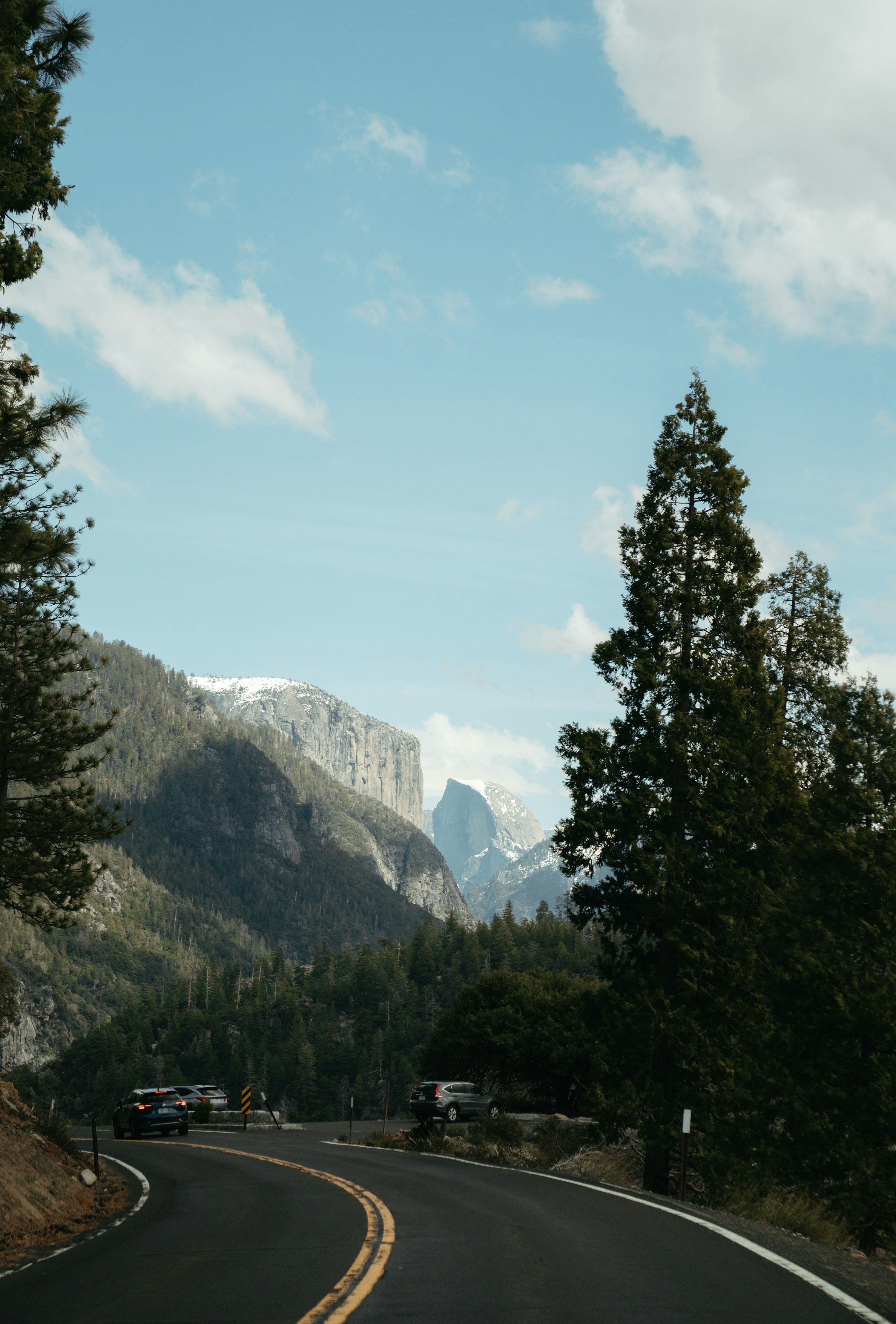 3000x4432 Scenic mountain view from a winding road