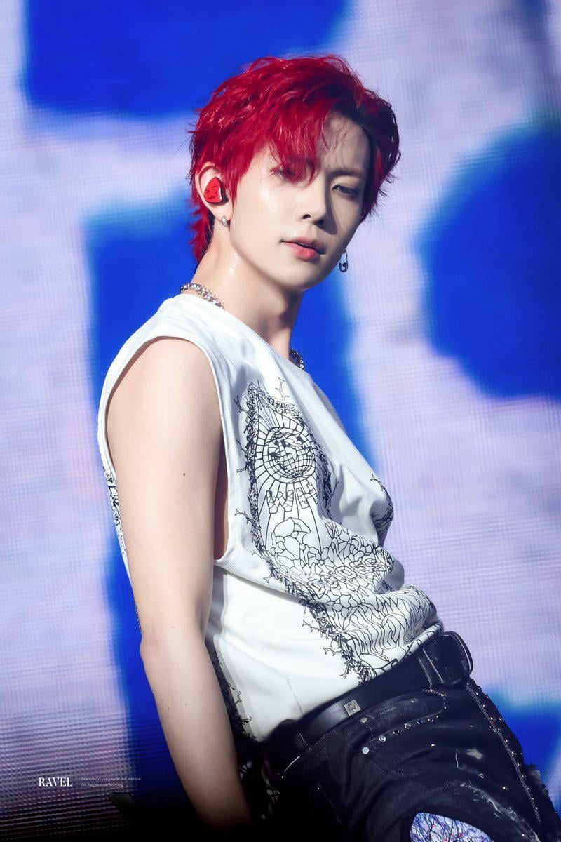 800x1200 PLS DROP SOME HEESEUNG COACHELLA PICS