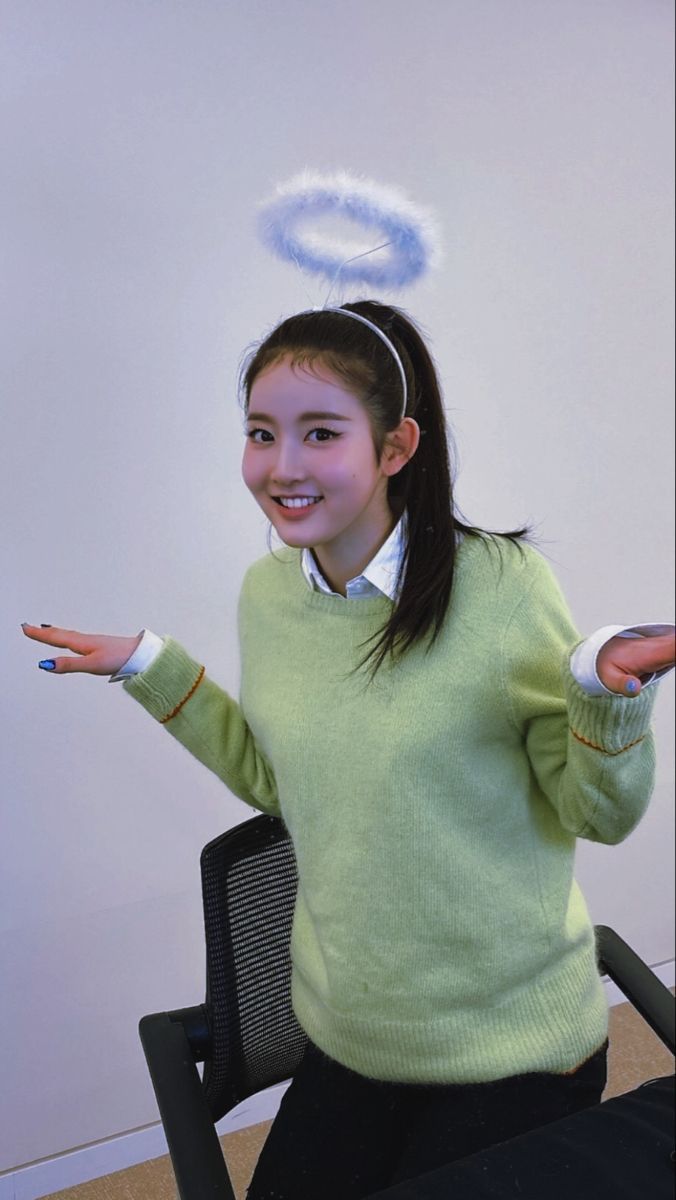 676x1200 Park Si Eun Wallpaper