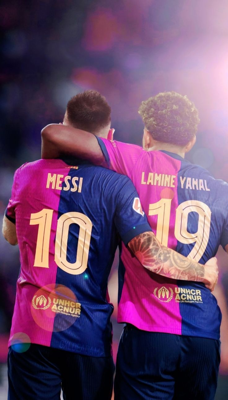 736x1291 Lamine Yamal and Lionel Messi