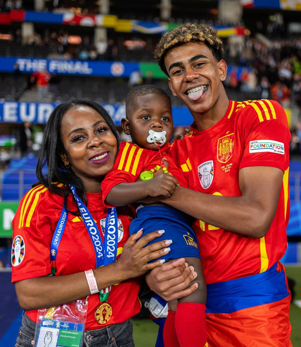 1041x1200 Lamine Yamal opens up about his grandmother Fátima's sacrifice and the humble childhood that shaped him
