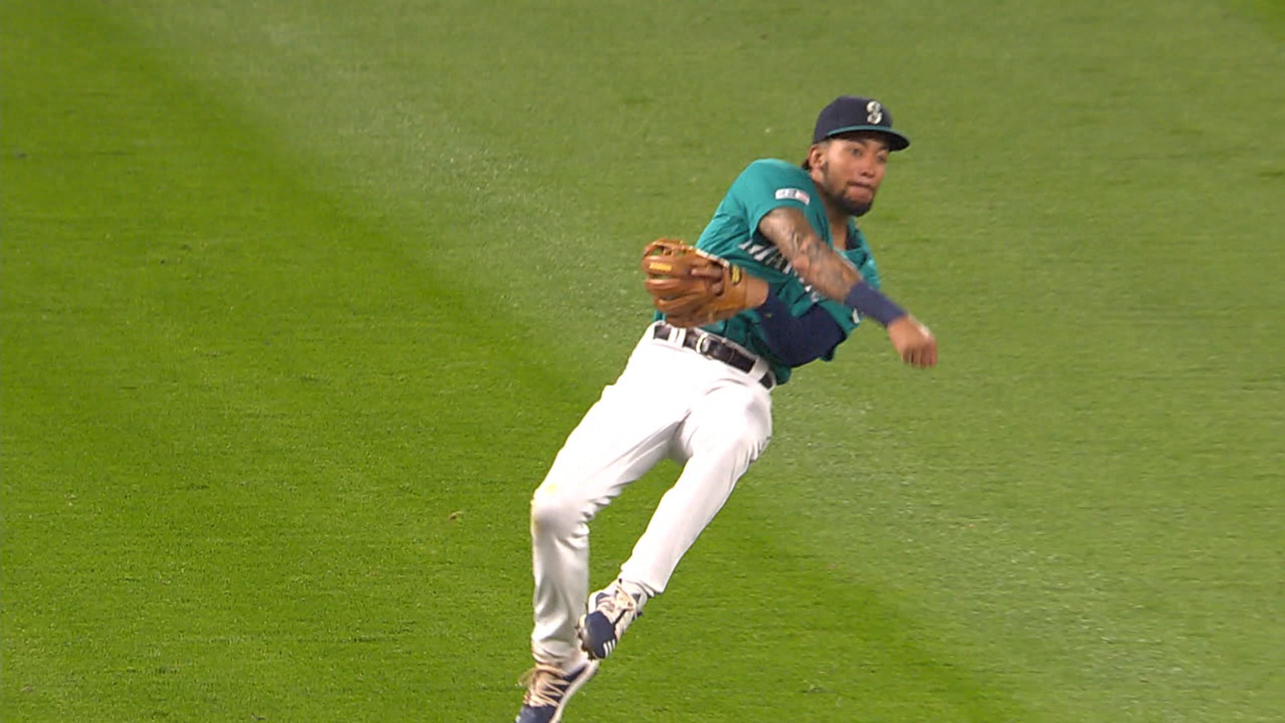 2560x1440 in 40: J.P. Crawford keeps the Mariners on course