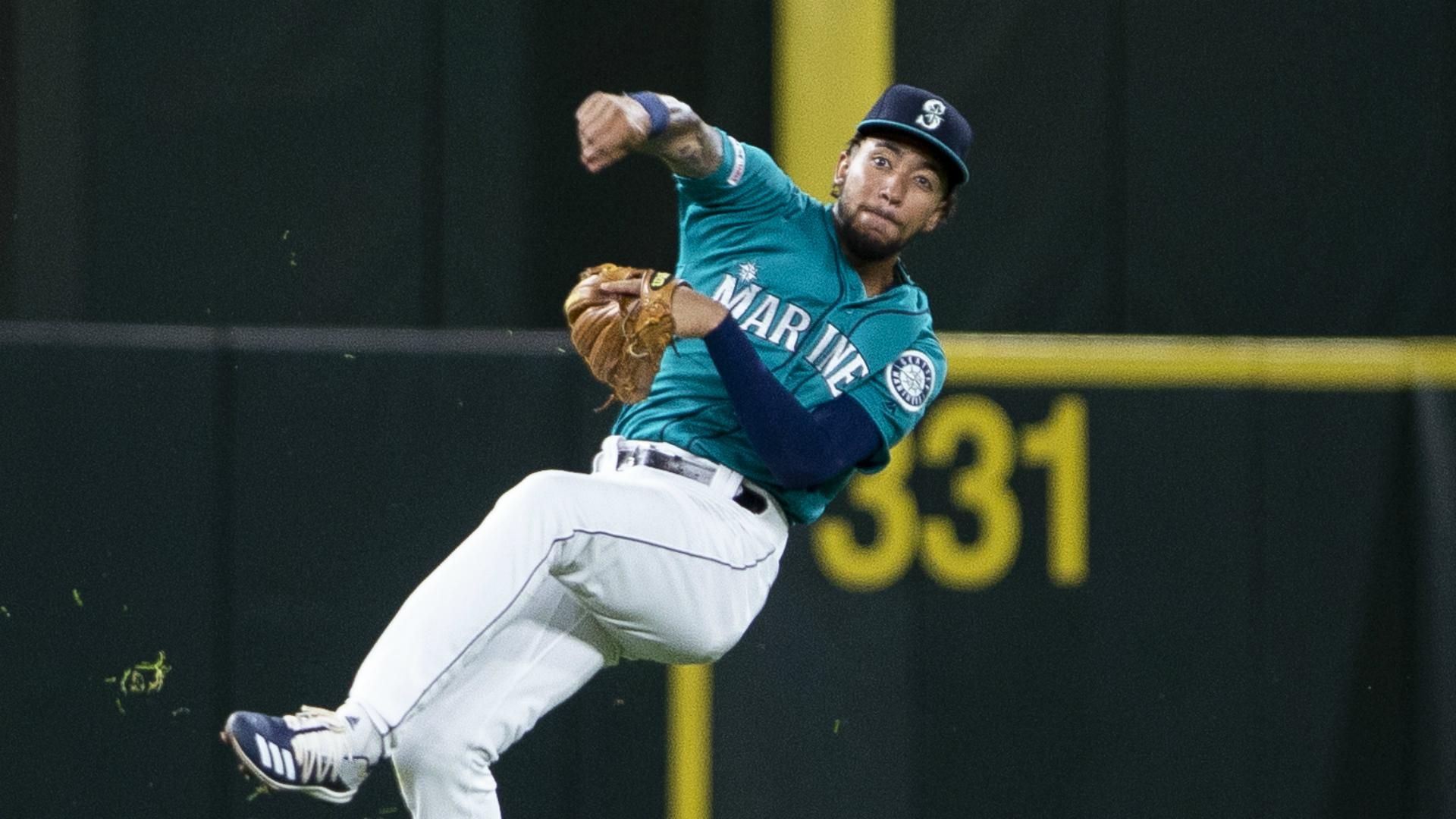 1920x1080 Mariners' J.P. Crawford twists limbs to make stunning throw