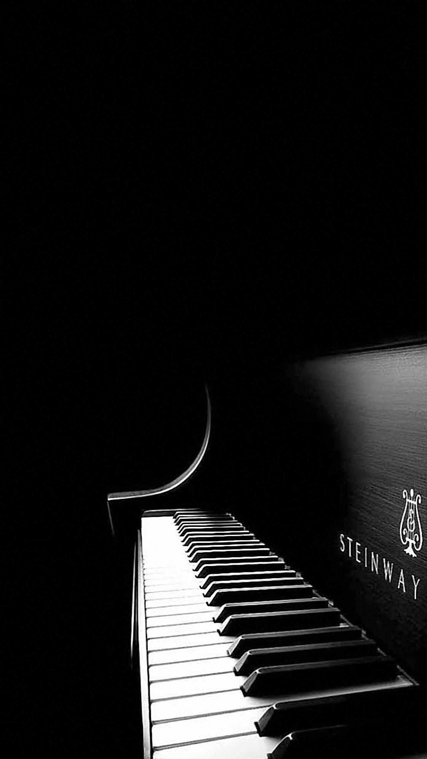 1440x2560 Piano Recital Wallpaper