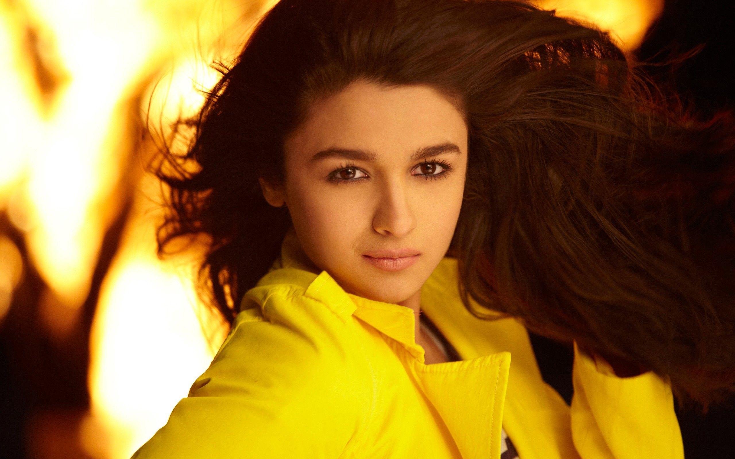 2560x1600 Amazing Alia Bhatt Wallpaper.