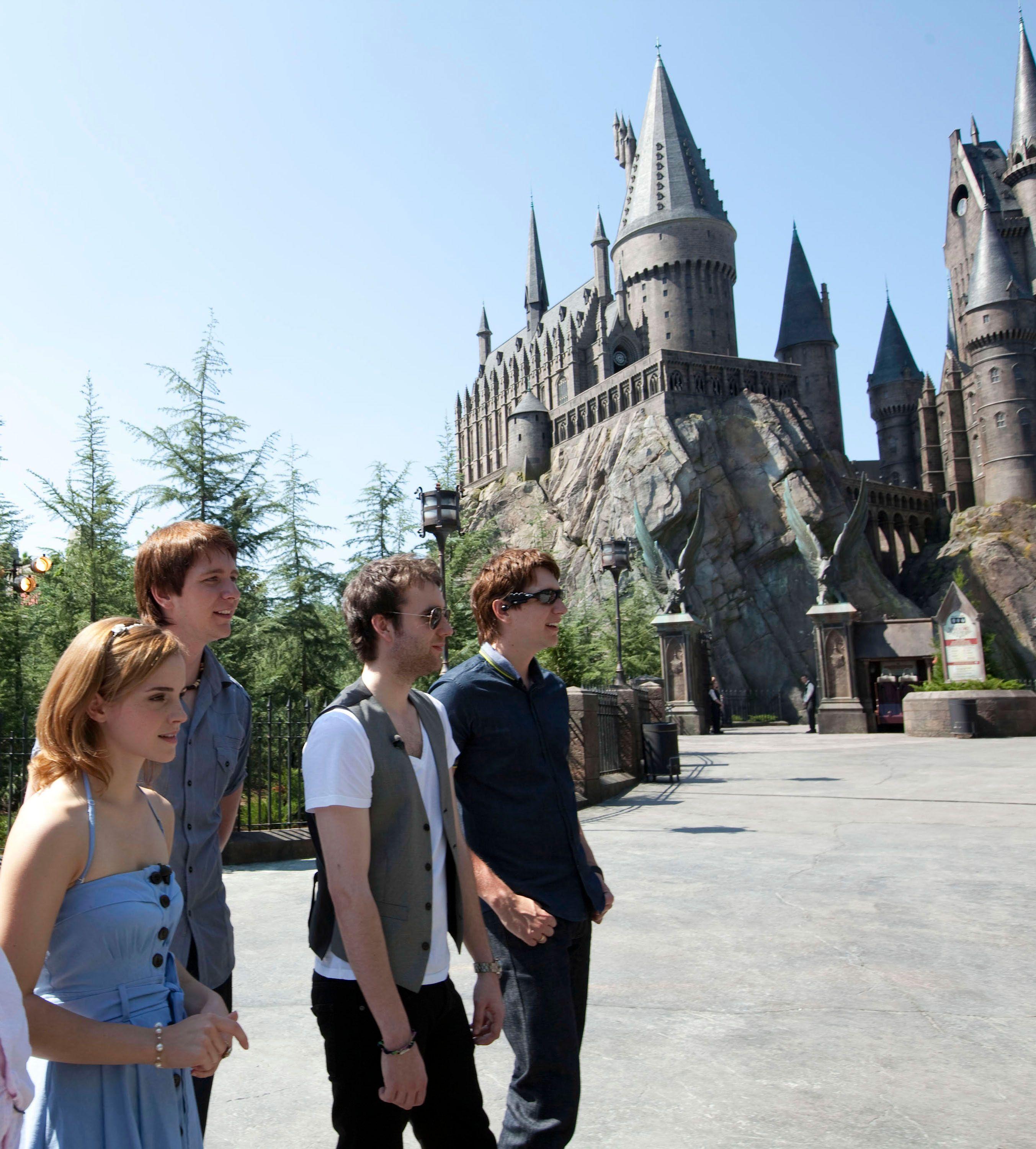 2706x3000 Harry Potter Hogwarts Wallpaper