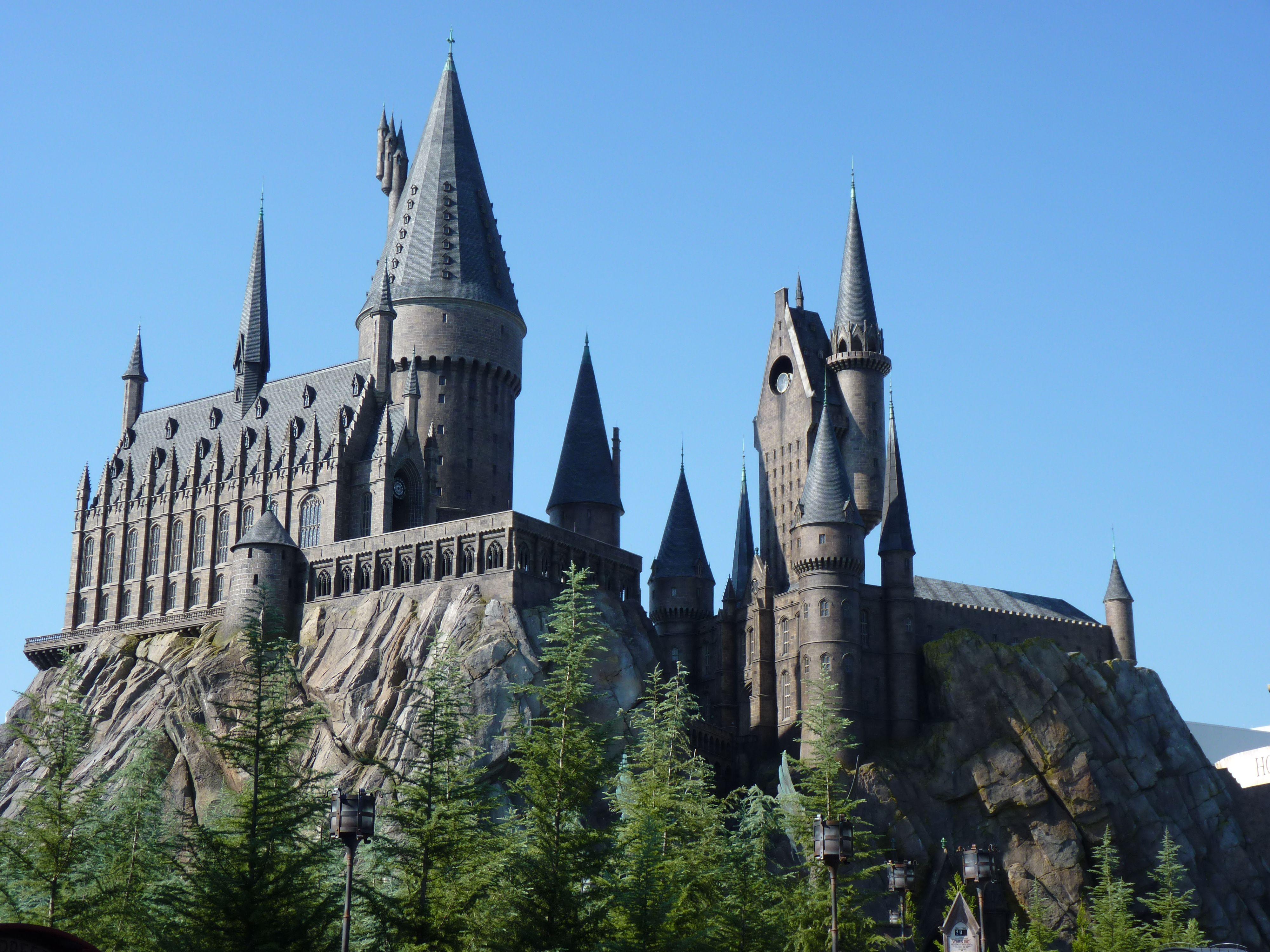 4000x3000 Hogwarts Crest Wallpaper