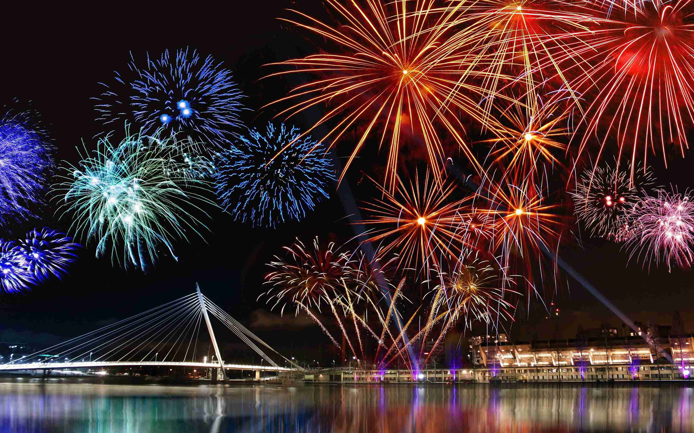 2880x1800 Best HD Happy New Year 2019 Fireworks Wallpaper
