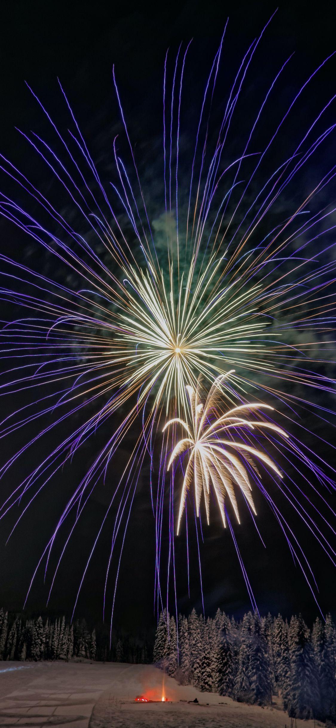 1125x2436 New Year's Eve iPhone wallpaper pack