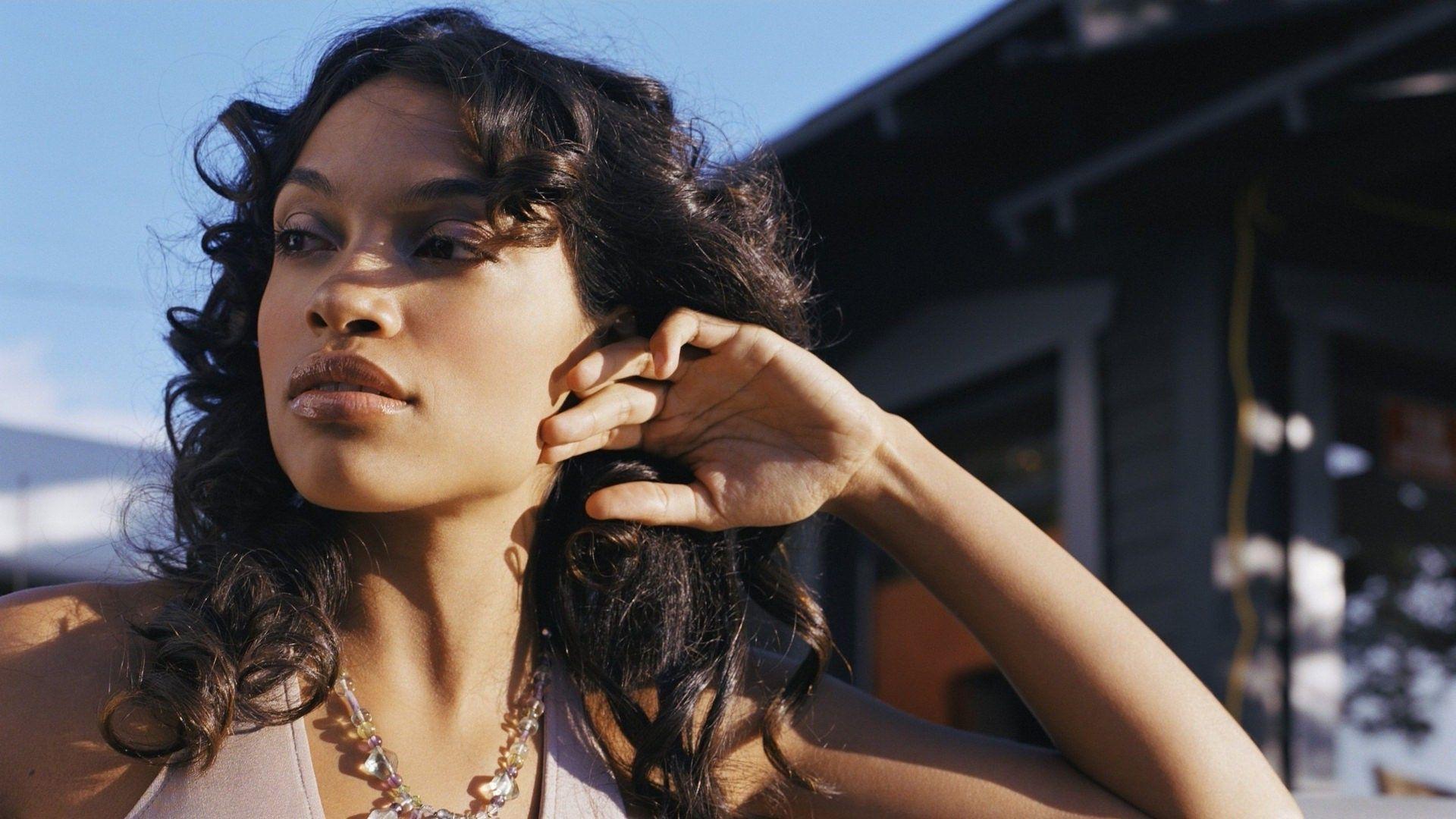 1920x1080 Rosario Dawson HD Wallpaper for desktop download