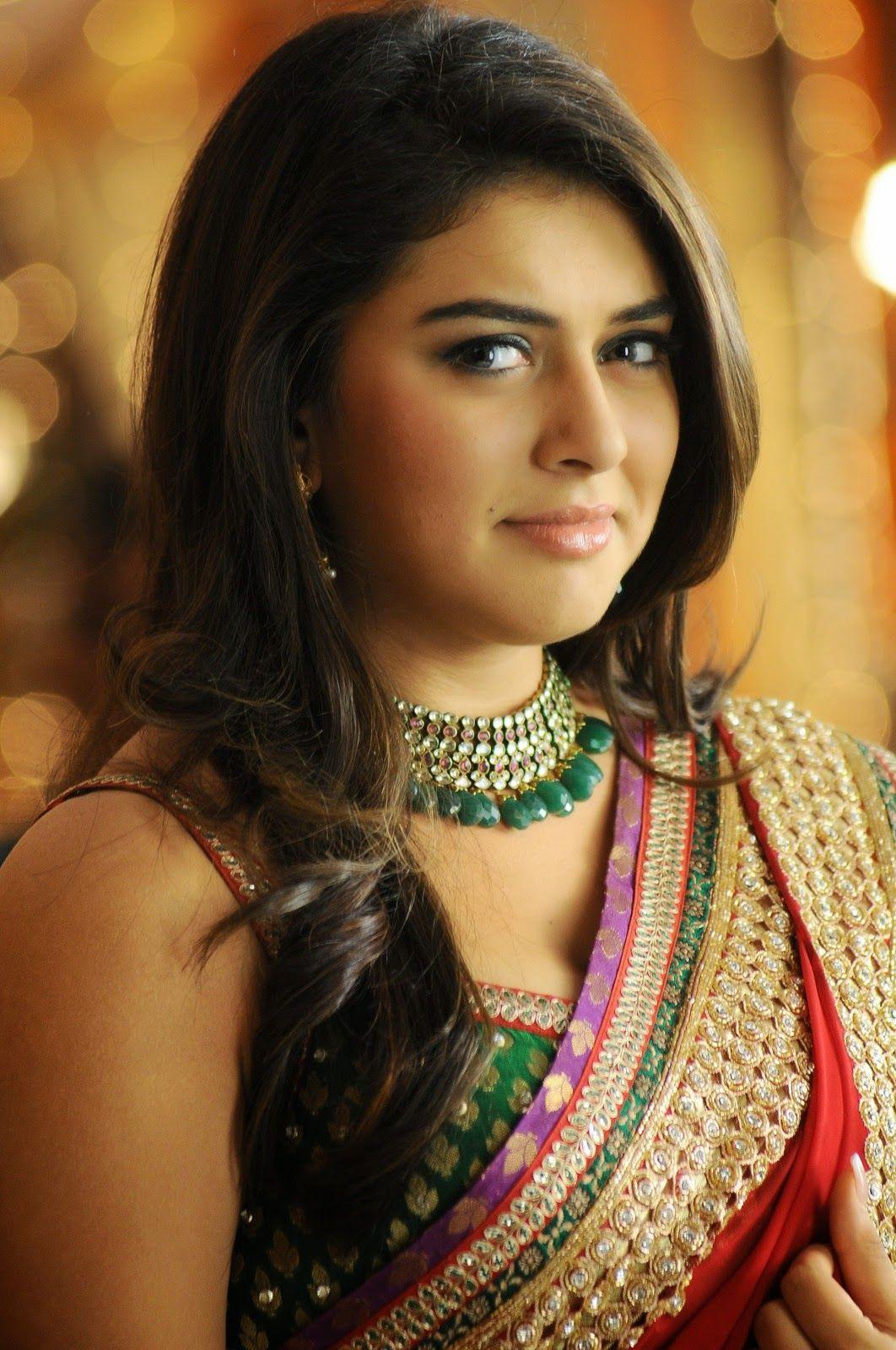 1062x1600 Tamil Actress Hansika Wallpaper