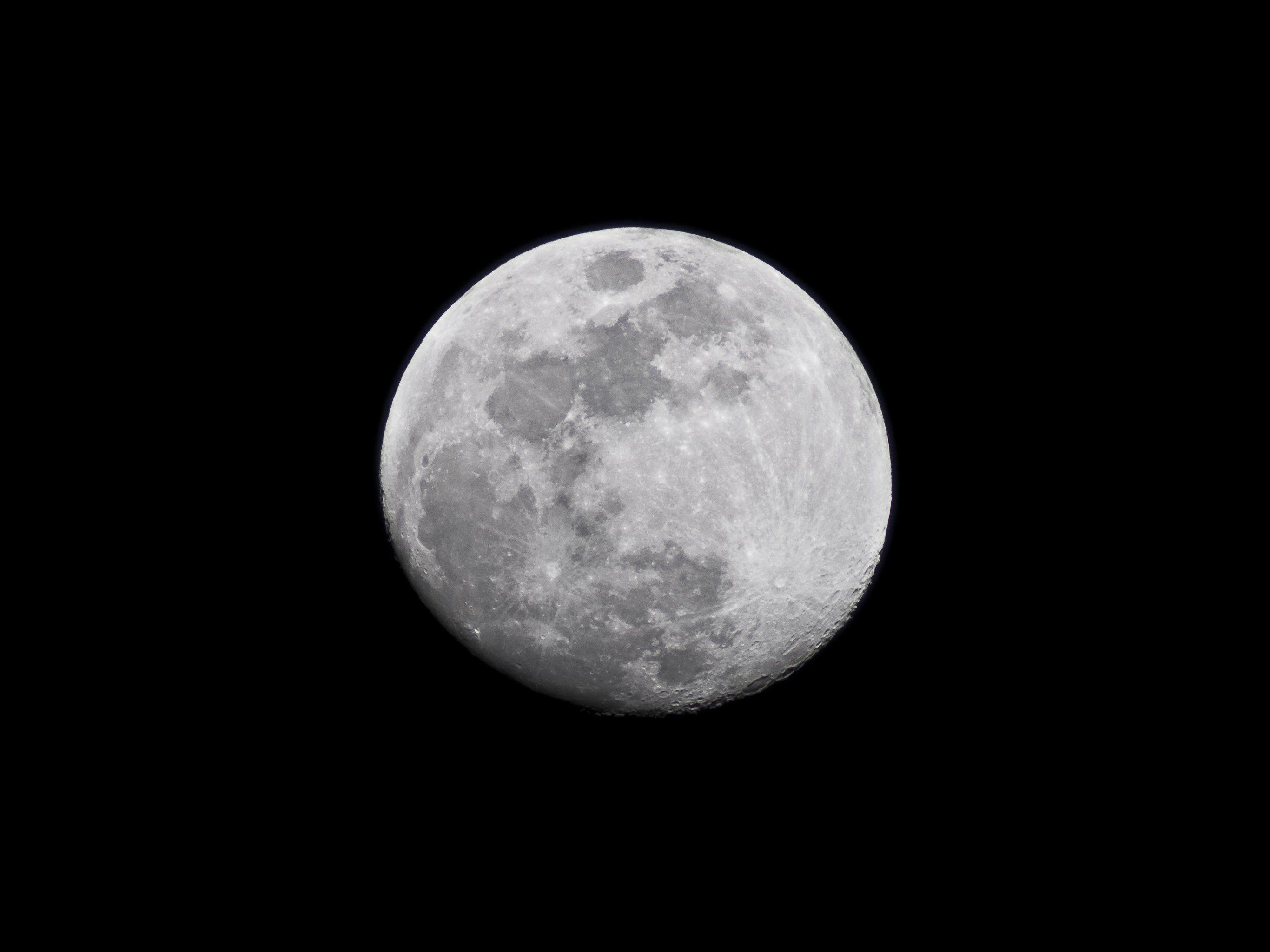 2732x2048 The Moon Wallpaper, Android & Desktop Background