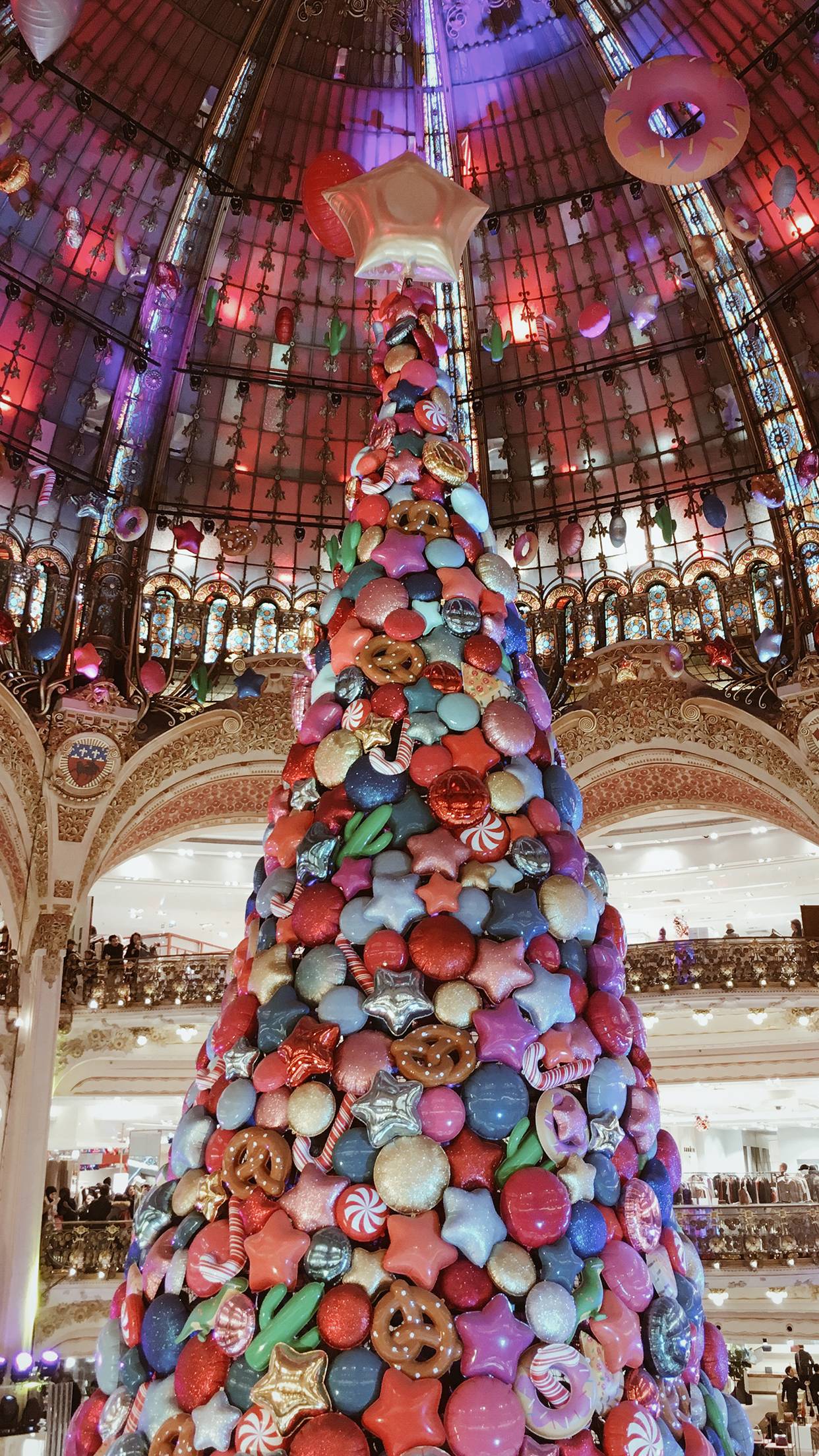1242x2208 iPhone Set: Christmas Holidays in Paris with me