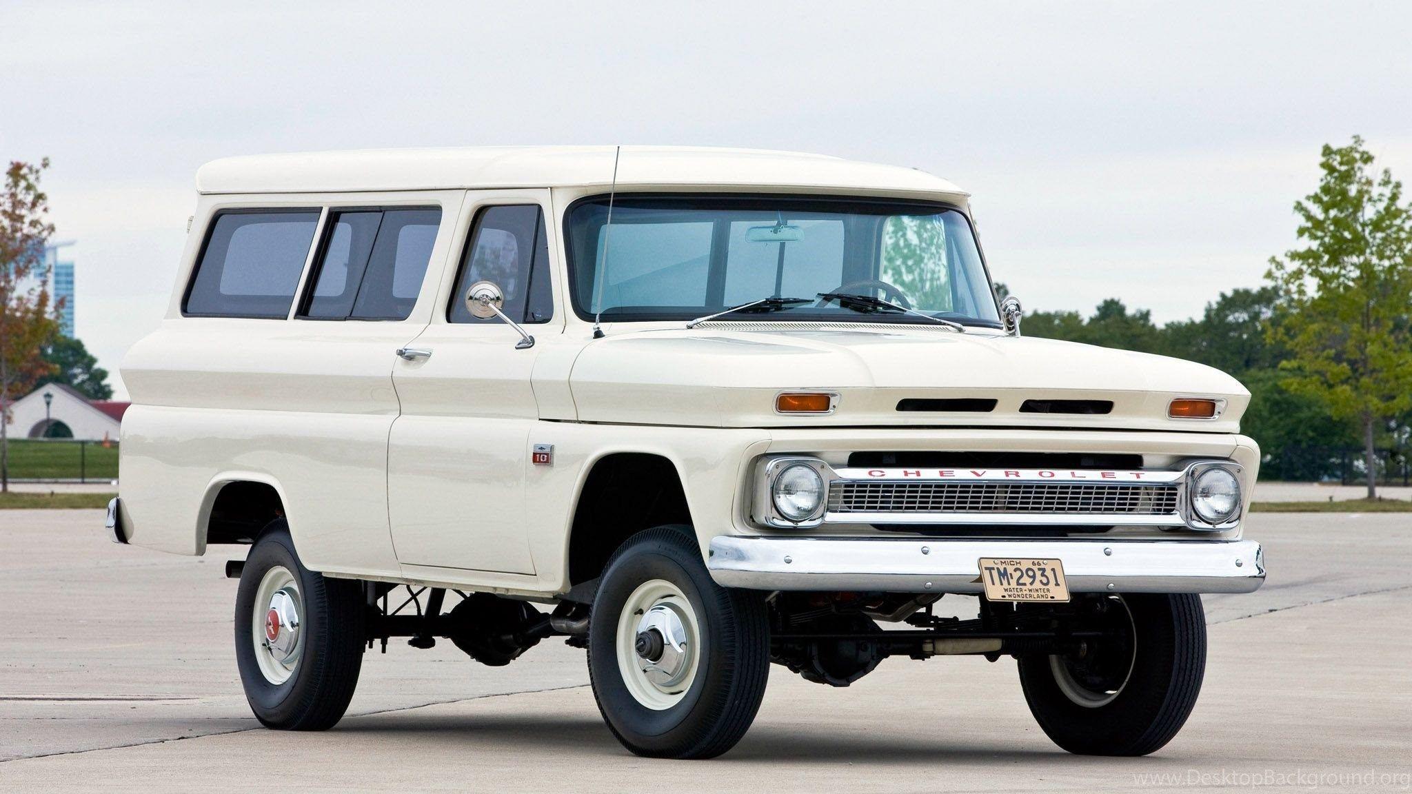 2048x1152 Chevrolet Suburban 4x4 Truck Classic Wallpaper Desktop Background
