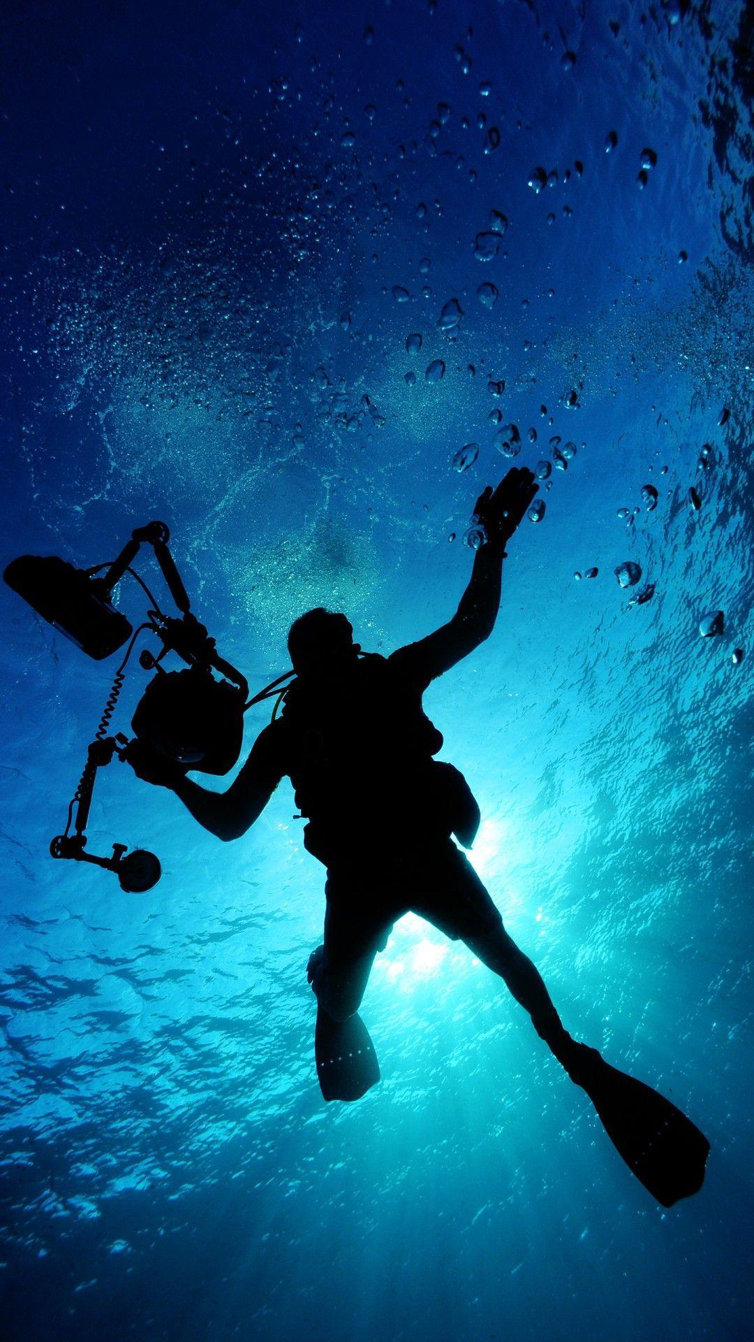 1080x1920 Diver Wallpaper