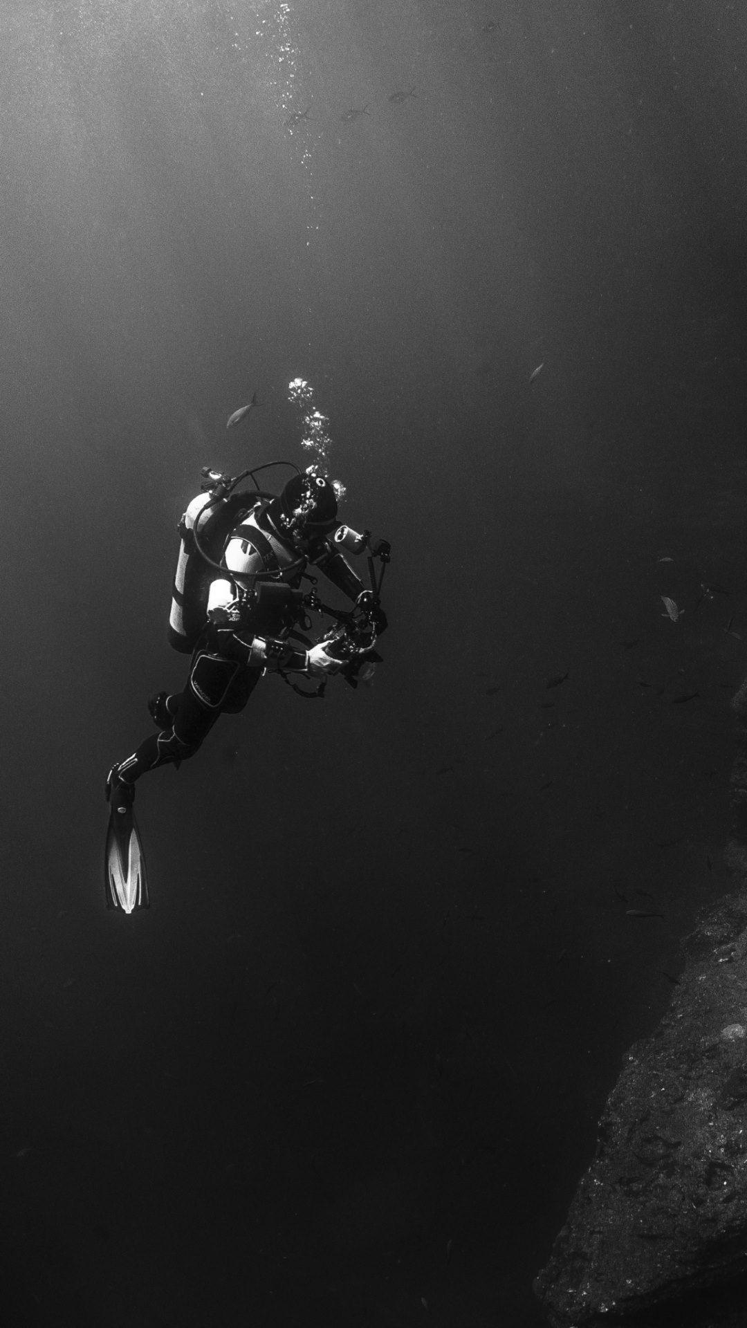 1080x1920 Diving Wallpaper
