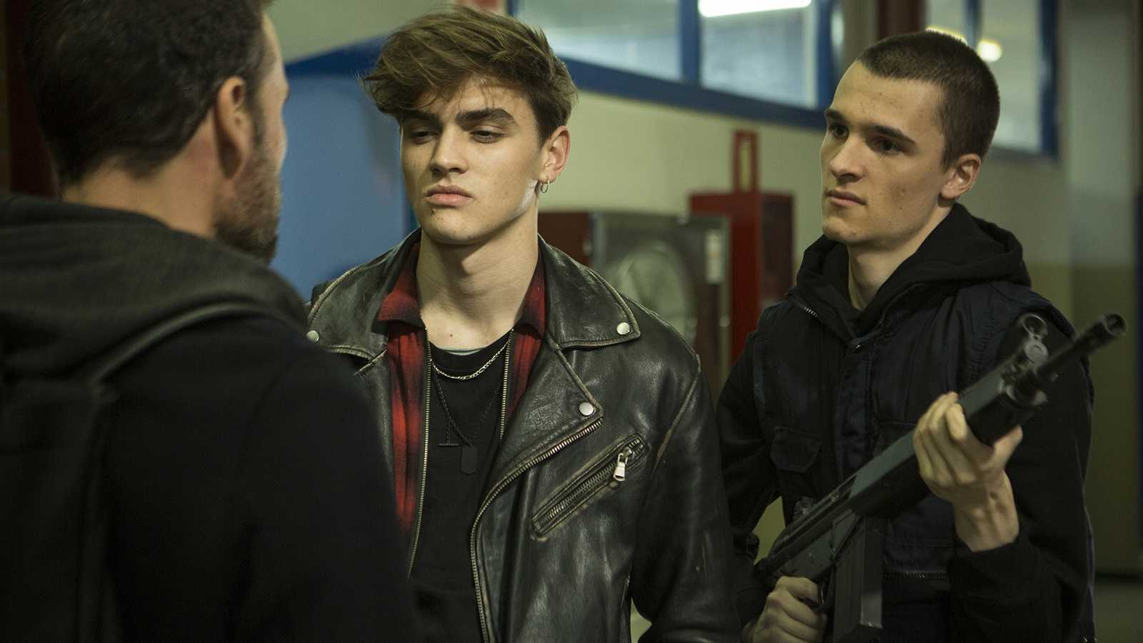 1600x900 HIT (TV Series 2020– ) Guevara as Darío