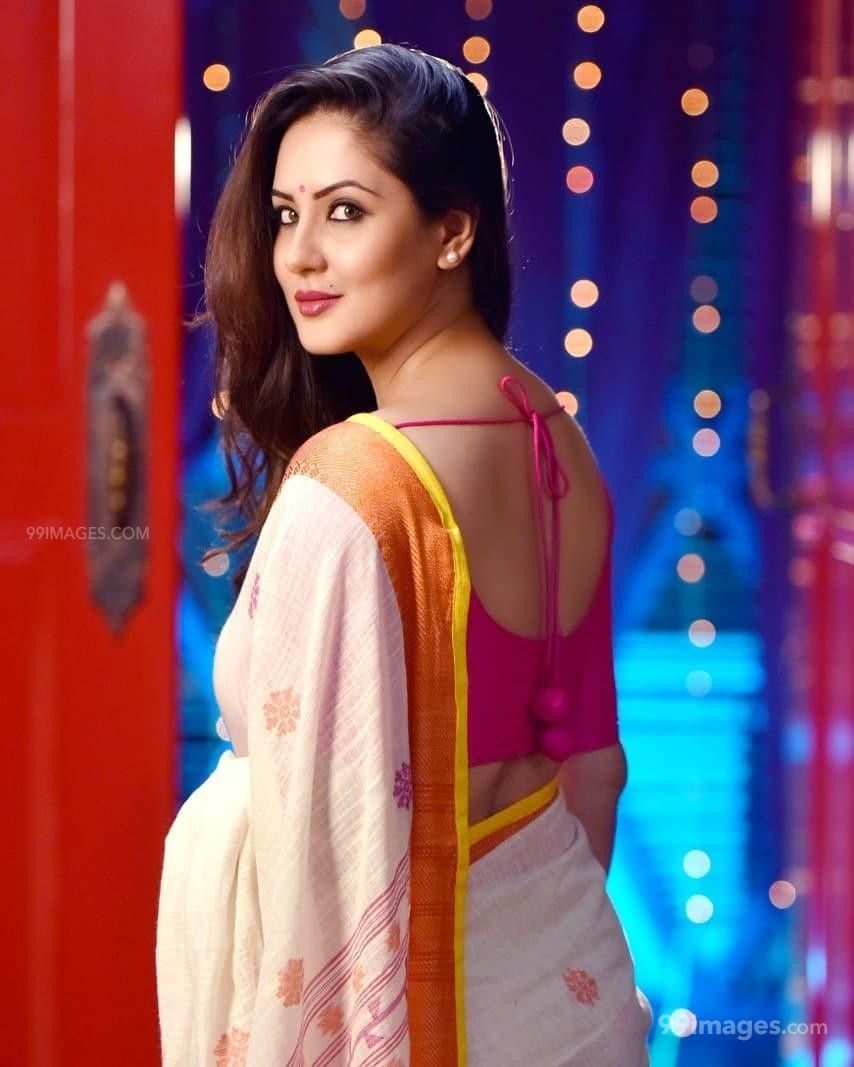 854x1067 Pooja Banarje Phone Wallpaper