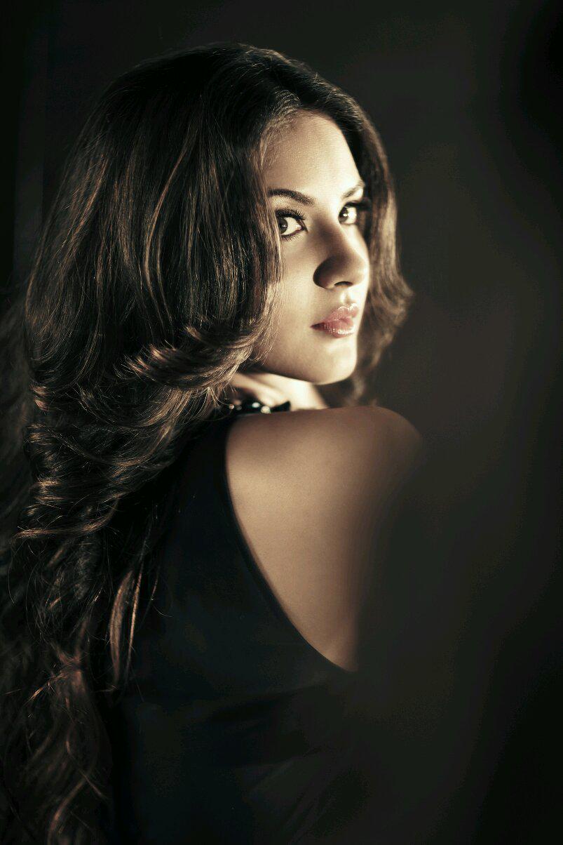 803x1204 Puja Banerjee in 'Comedy Nights Bachao': Checkout Unseen Wallpaper, Pics & Selfies