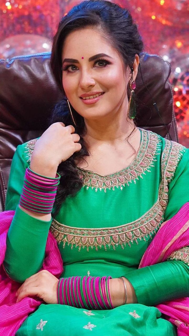 720x1280 Puja Banerjee
