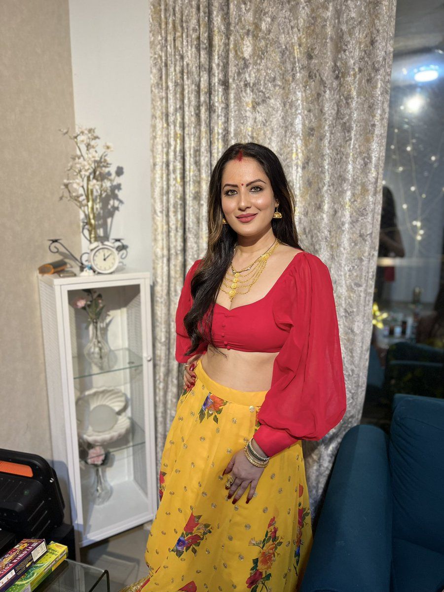900x1200 Puja Banerjee / Posts / X