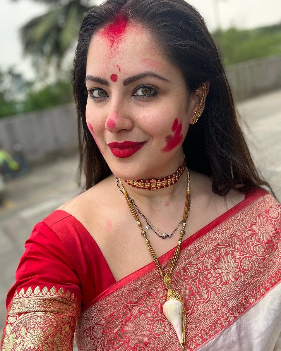960x1200 Puja Banerjee / Posts / X