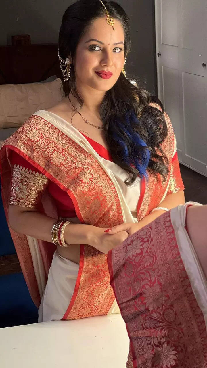 720x1280 Puja Banerjee dazzles in elegant sarees that redefine Bengali glamour​. Times of India