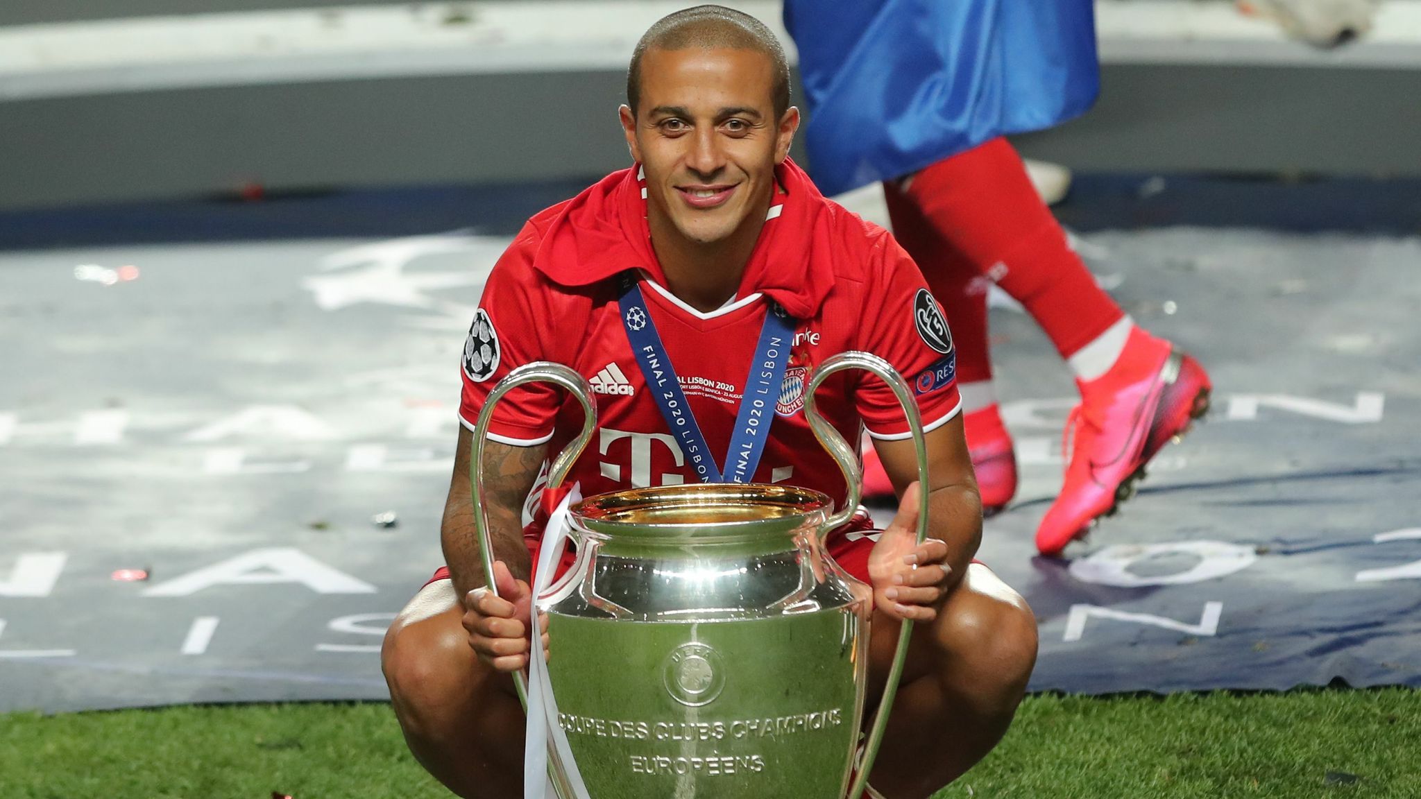 2048x1152 Thiago Alcantara would add finesse to Liverpool, says Jamie Redknapp