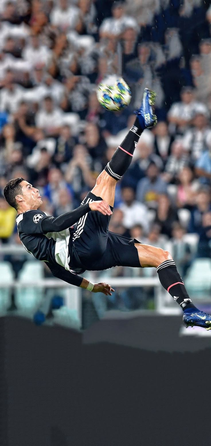 736x1554 CR7