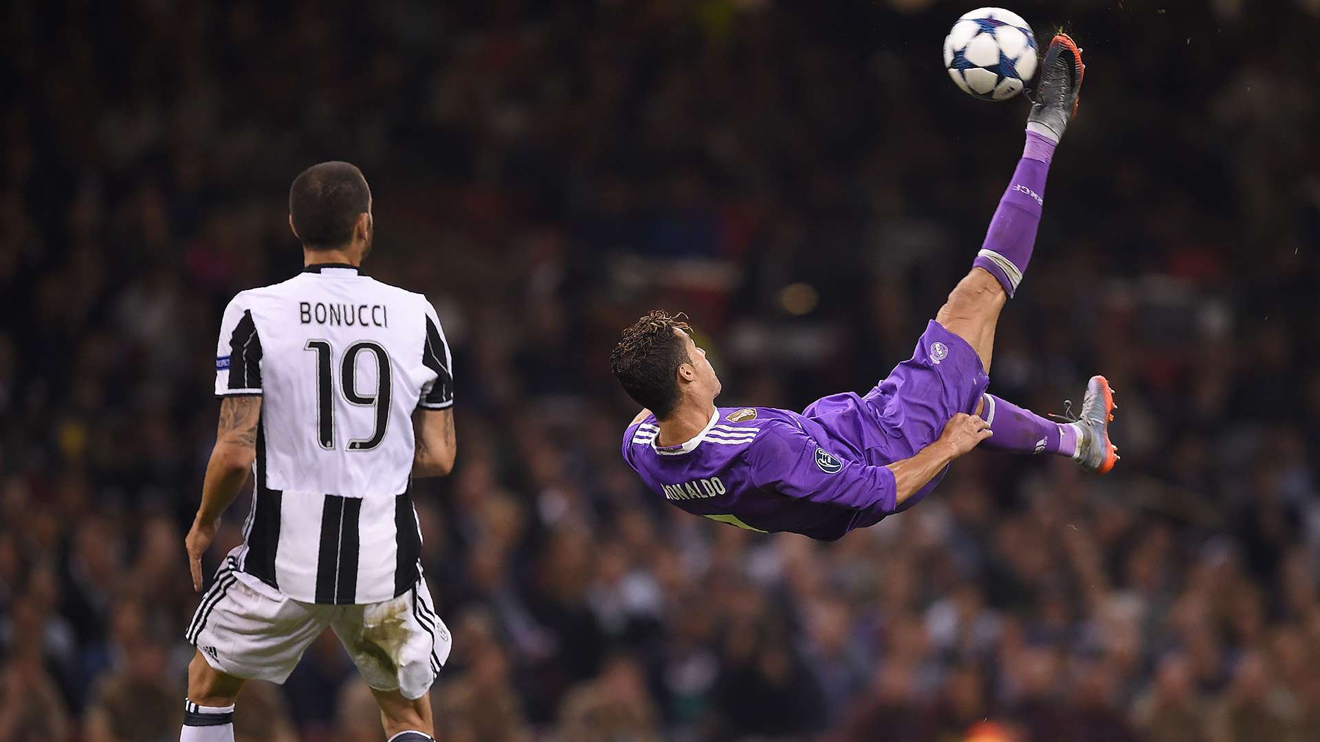 1920x1080 How to do a bicycle kick in football: Cristiano Ronaldo, Zlatan Ibrahimovic & the best overhead goals. Goal.com US