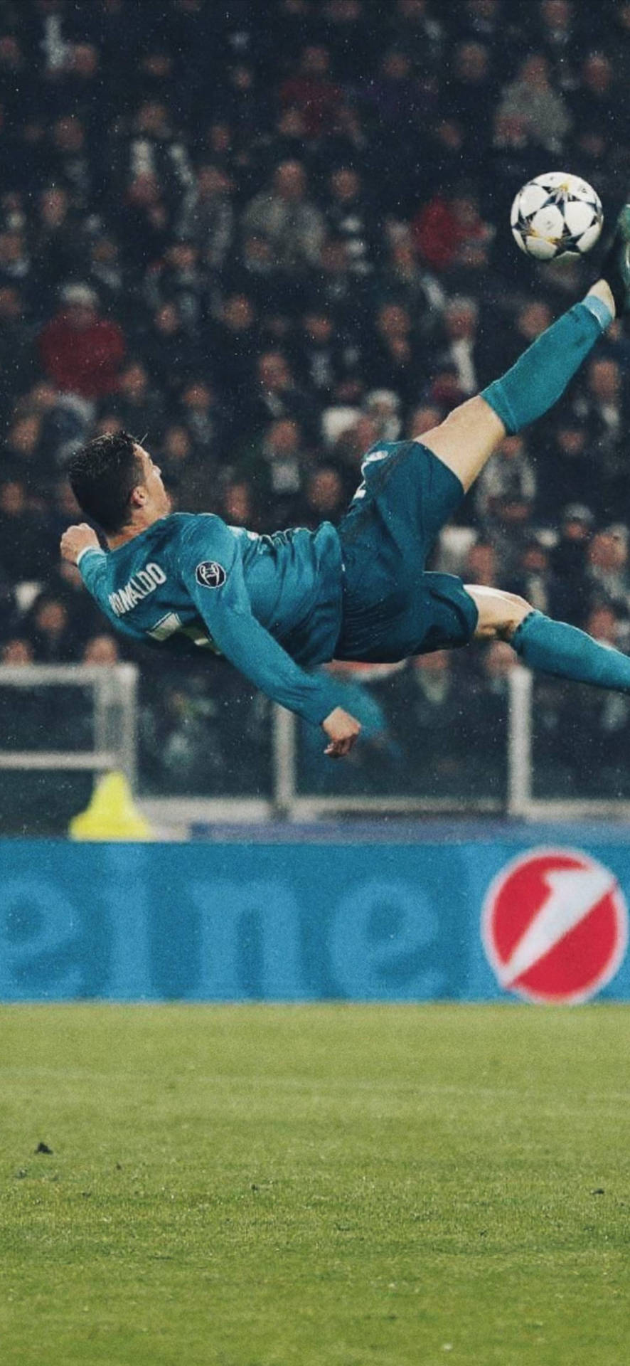 886x1920 Ronaldo Kick iPhone Wallpaper