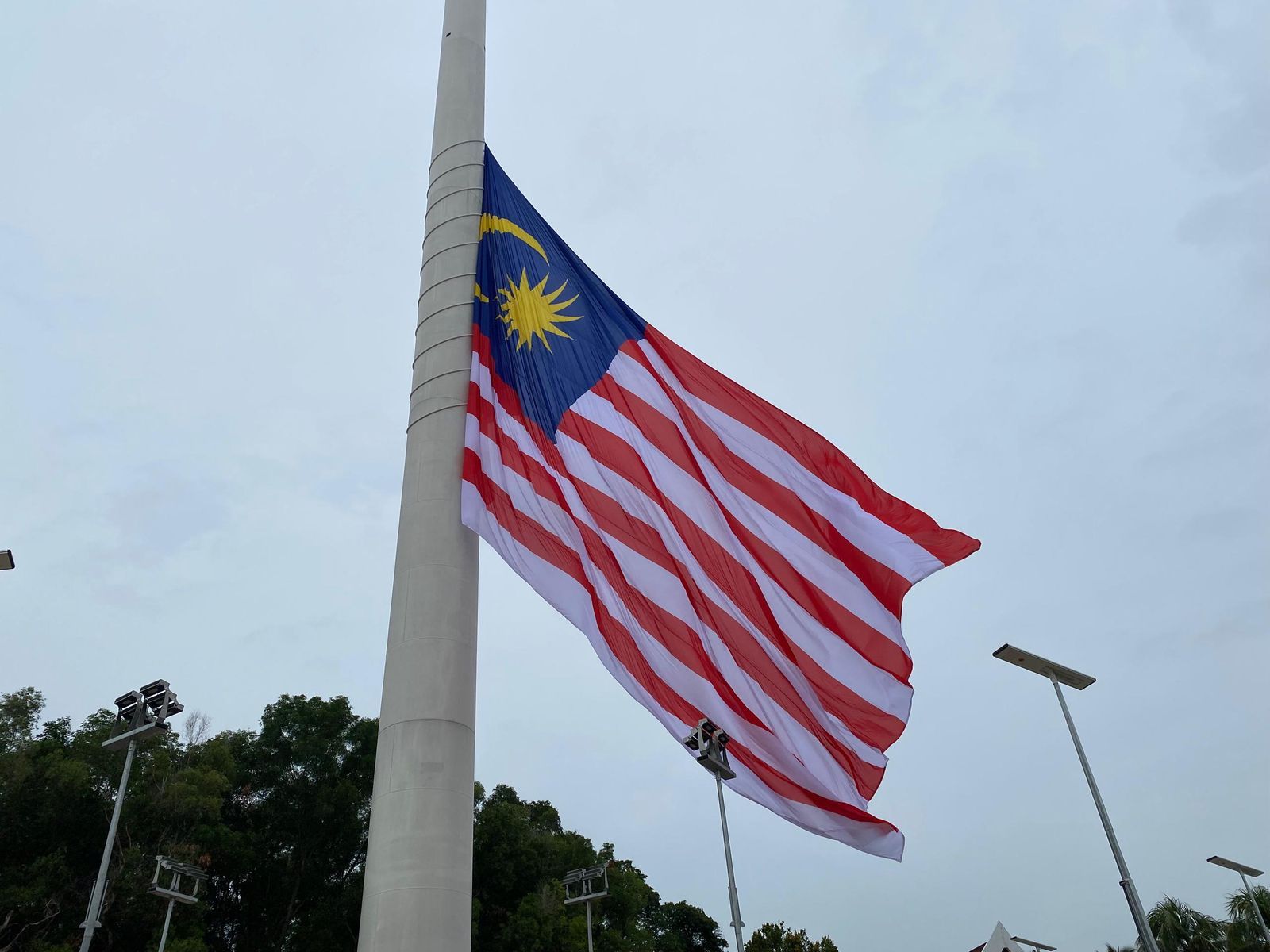 1600x1200 Jalur Gemilang belongs to all Malaysians