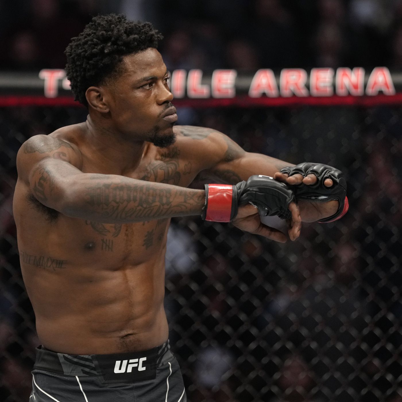 1400x1400 UFC 279: Khamzat Chimaev vs. Kevin Holland: Stats, Records, Achievements