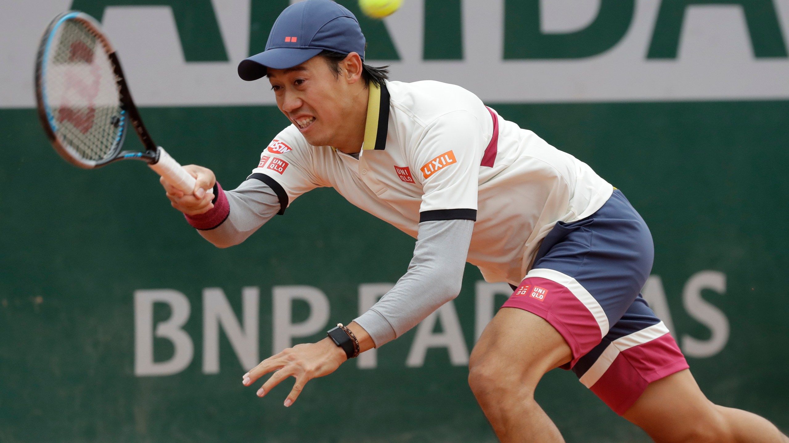2560x1440 The Latest: US Open Runner Up Zverev Wins 1st Match In Paris