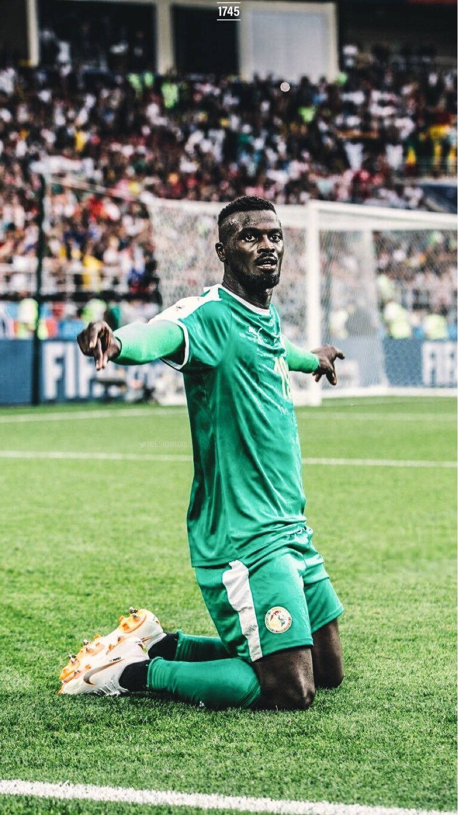 900x1600 Download Senegal National Football Team Ismaïla Sarr Wallpaper