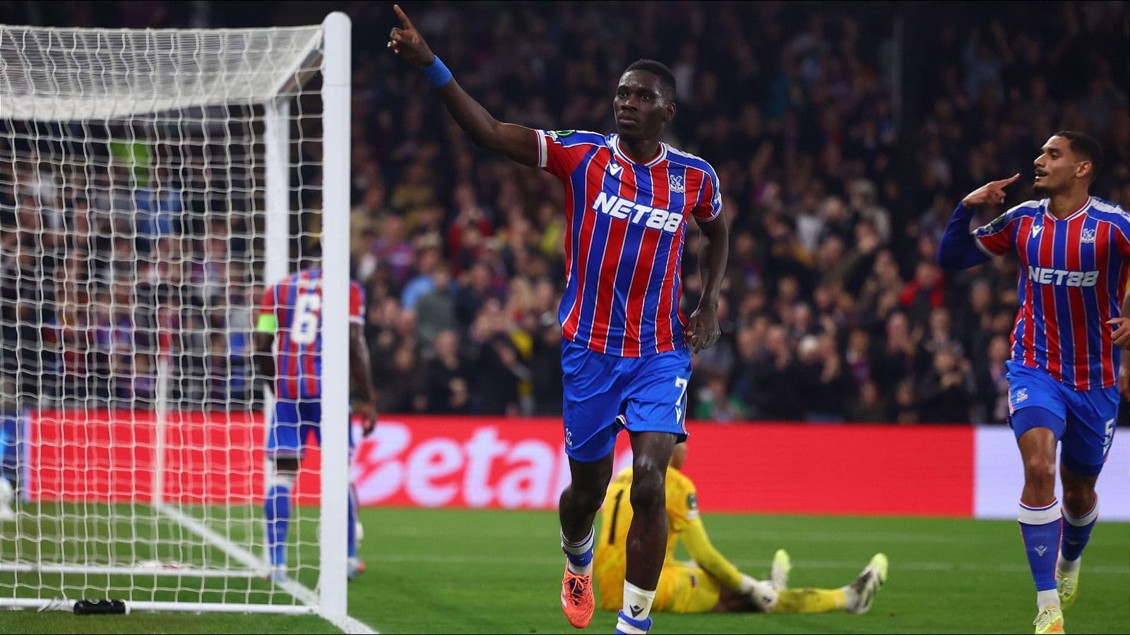 1600x900 Vodacom Soccer. News. Oliver Glasner urges caution as Ismaila Sarr fires Crystal Palace past AZ Alkmaar