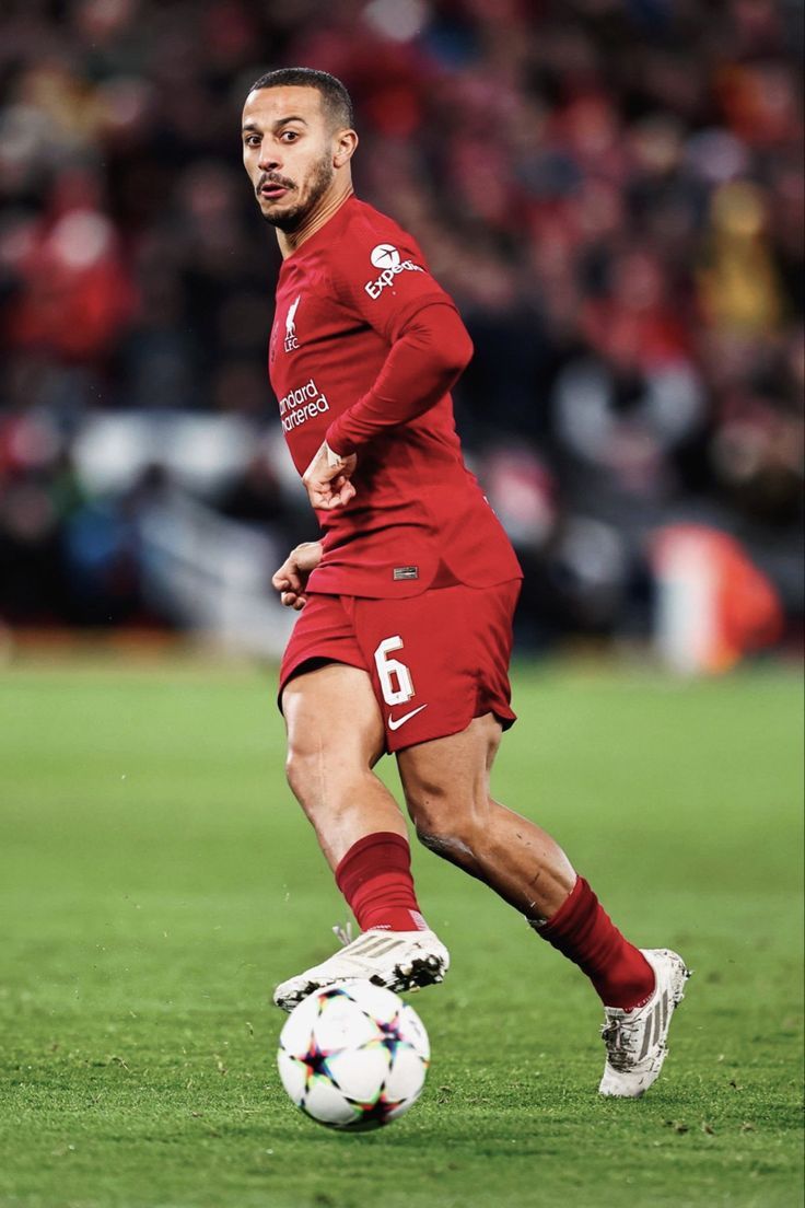 736x1104 Thiago