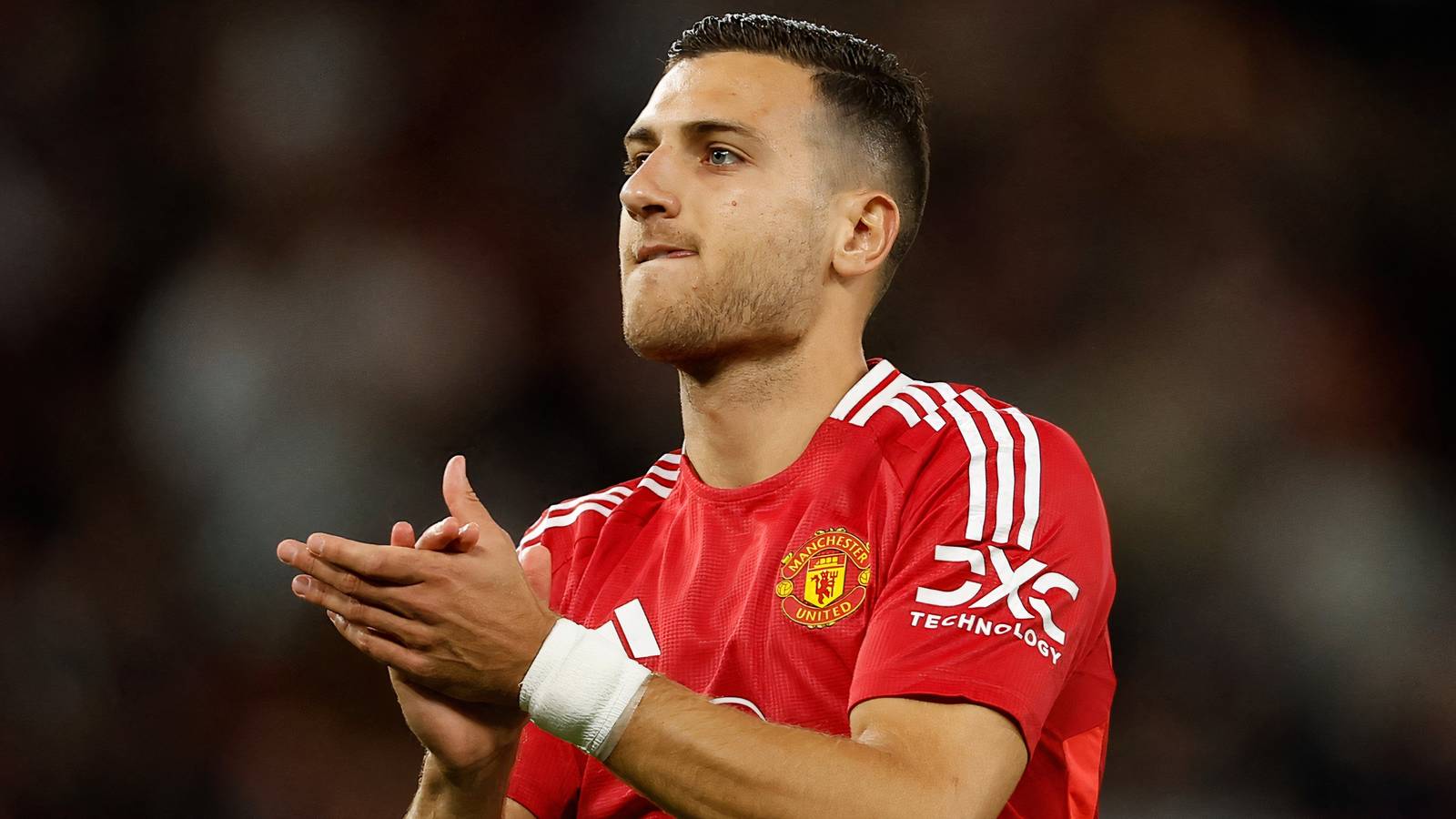 1600x900 Man Utd's Diogo Dalot Refuses to Sign Fan's Memorabilia in Viral Video's Why