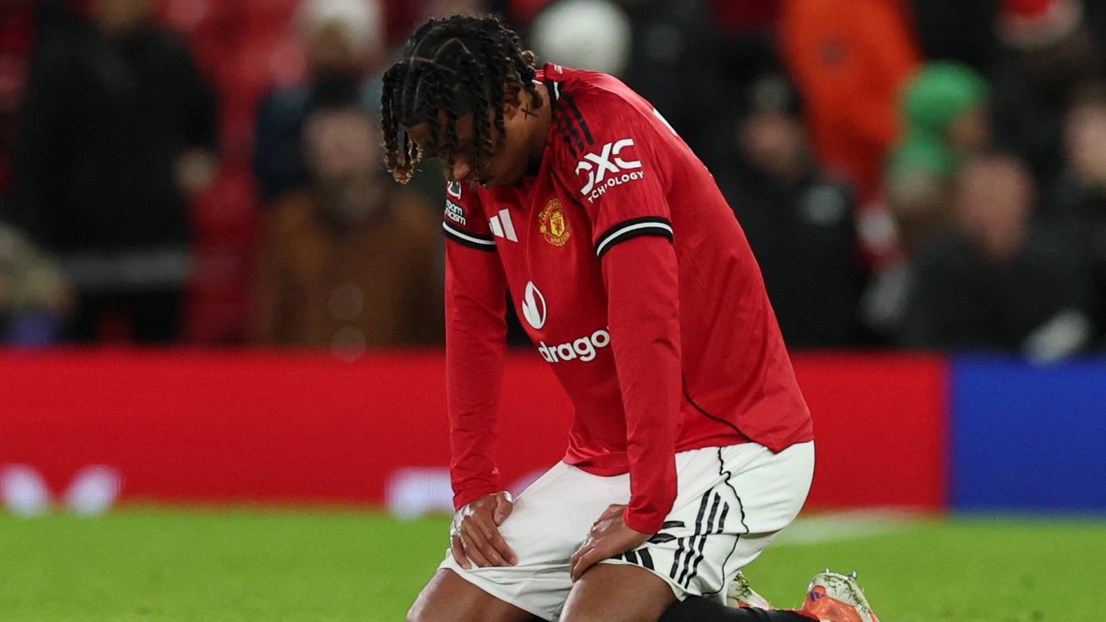 1600x900 Leny Yoro Needs Time at Man Utd After Aston Villa Display