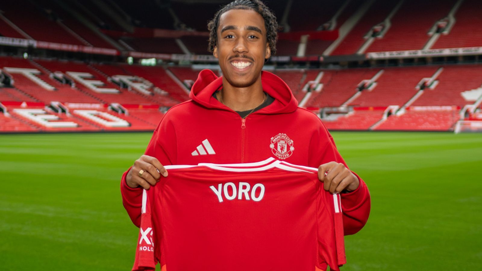 1600x900 Leny Yoro: Lille defender joins Manchester United in deal that could be worth up to £59m