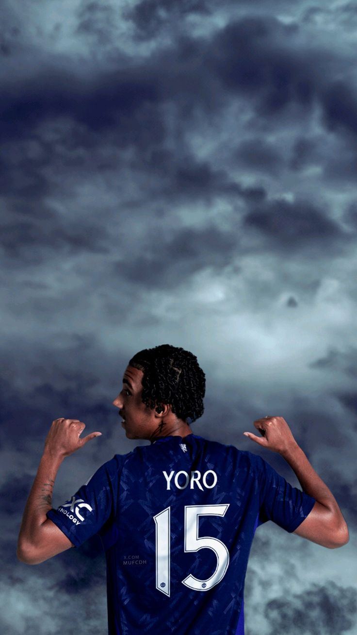 736x1308 Leny Yoro