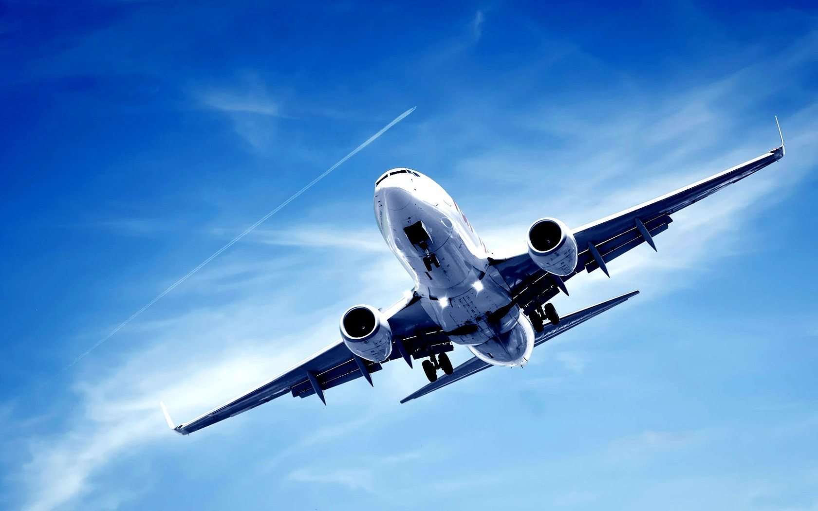 1680x1050 Commercial Airplane HD Picture 07745