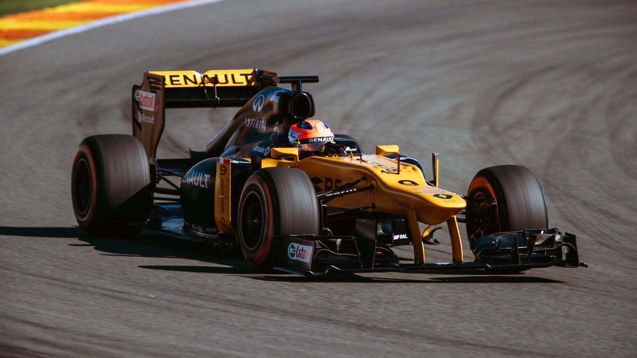 2048x1152 Oh yes, Robert Kubica is back in a Formula One car