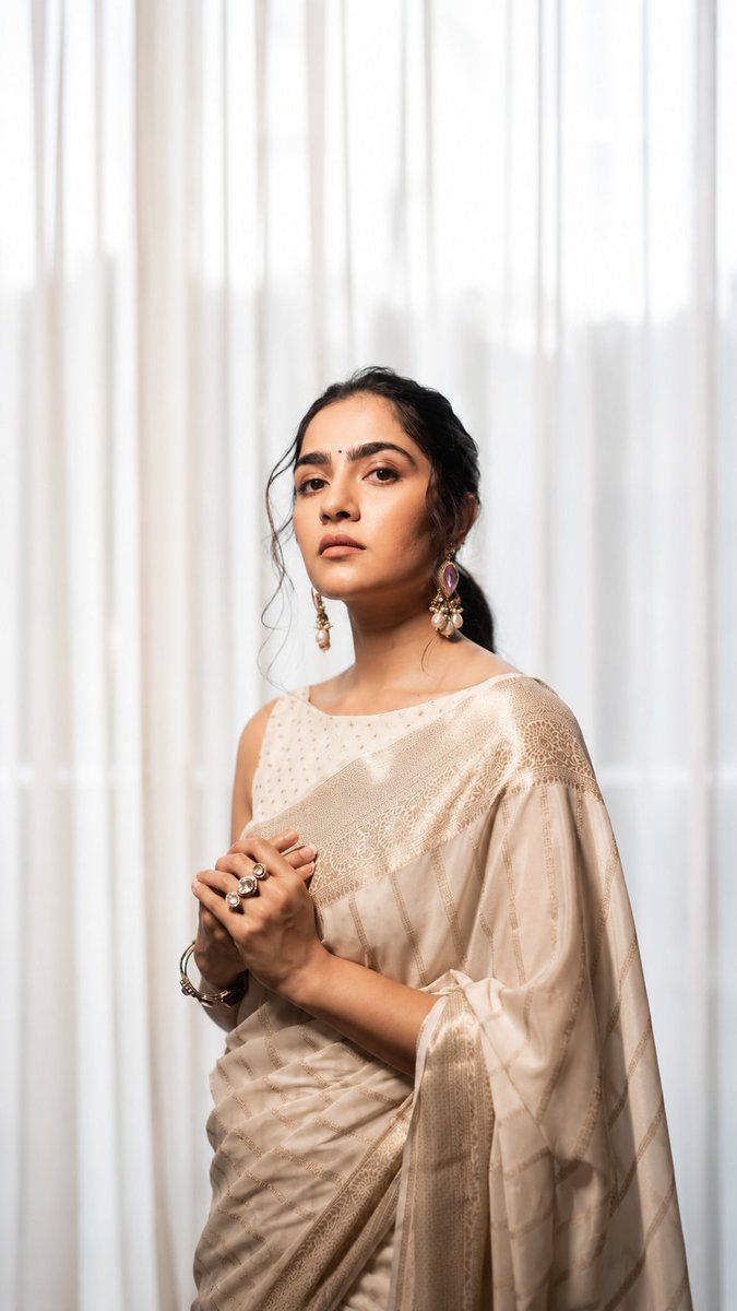 675x1200 Rukmini Vasanth Wallpaper