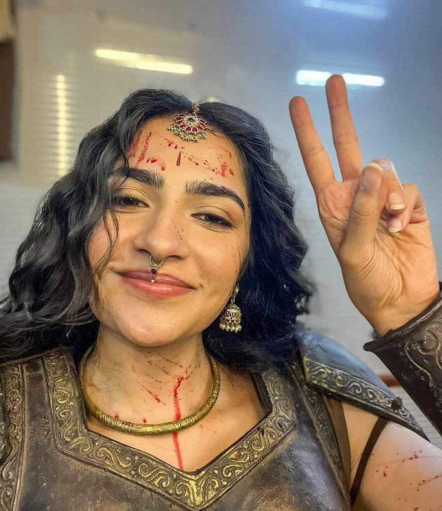 900x1042 Pics: Rukmini Vasanth shares BTS picture from the sets of Kantara Chapter 1