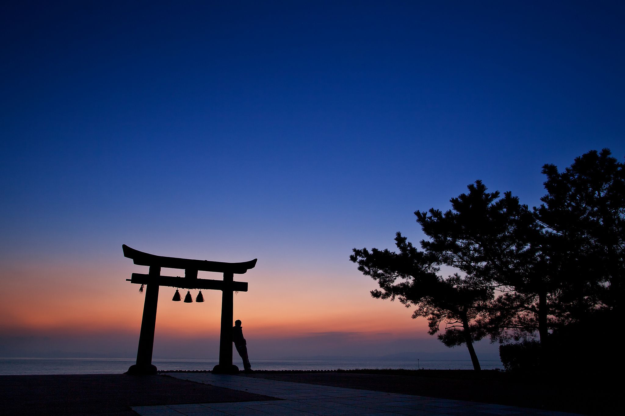 2048x1365 japan, Night, Orange, Sunset, Blue, Sky, Trees, Arch, Architecture, People, Silhouette, Ocean, Sea, Mood, Gate Wallpaper HD / Desktop and Mobile Background