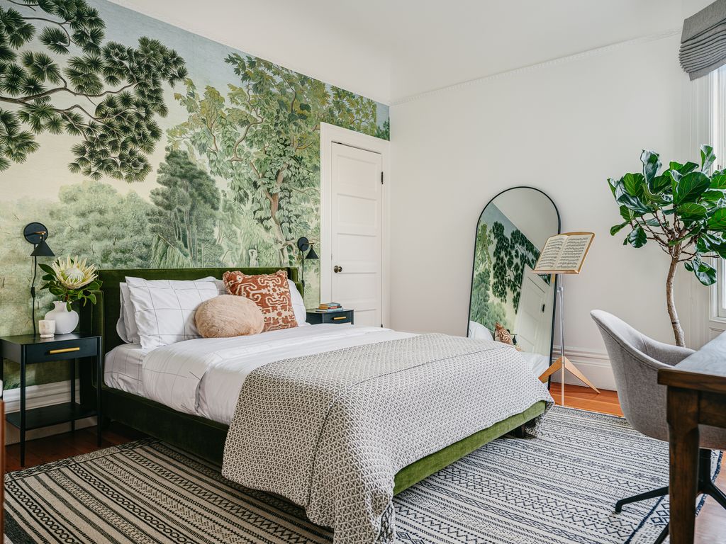 1024x768 Bedroom Accent Wall Ideas That Make a Statement